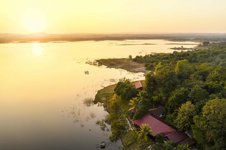 Lao Lake House