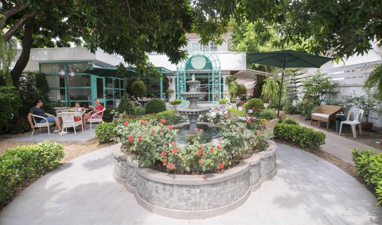 ໂອ້ ລາລາ!