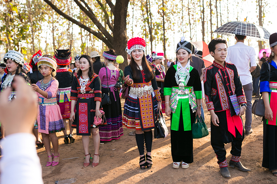 Hmong New Year Noj Peb Caug Champa Meuanglao