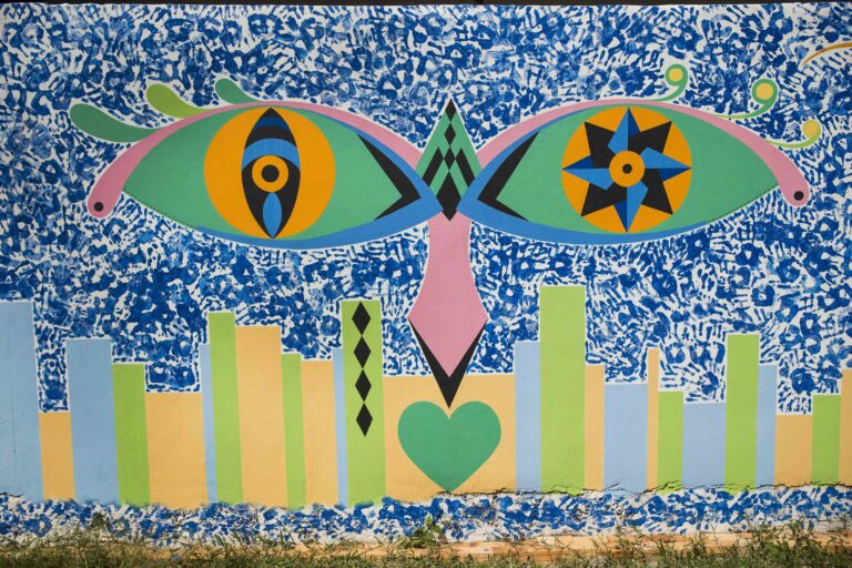 ແຕ່ງແຕ້ມຄວາມຝັນຜ່ານສອງຝາມື