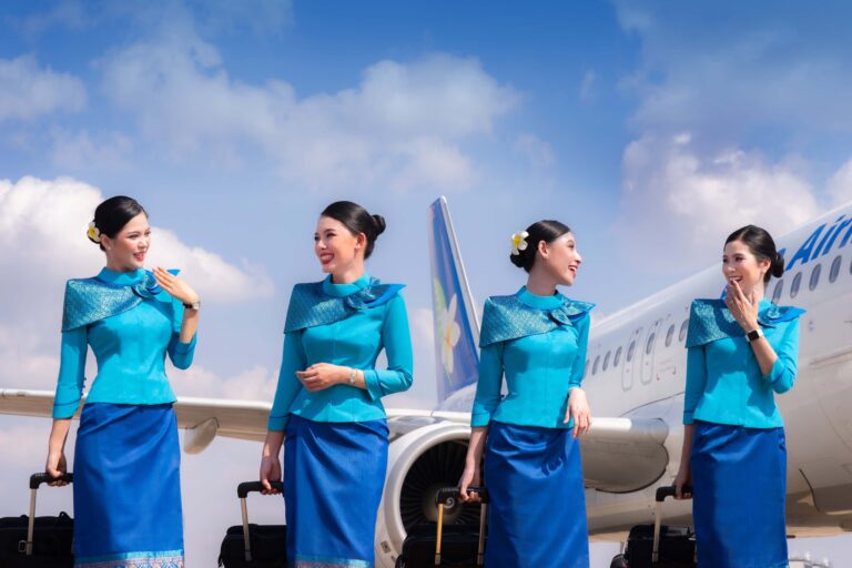 ອາພອນລາວຈາກຜືນດິນສູ່ຂອບຟ້າ