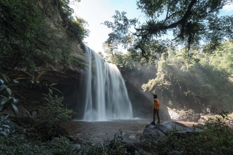 ເໜືອຄວາມຄາດໝາຍ