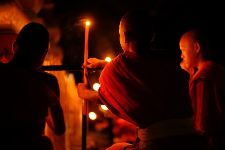 ເມືອງແຫ່ງສີສັນ, ເມືອງແຫ່ງຄວາມສັດທາ