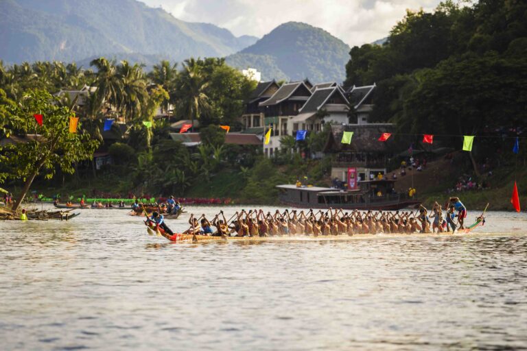 ບຸນຊ່ວງເຮືອຫຼວງພະບາງ