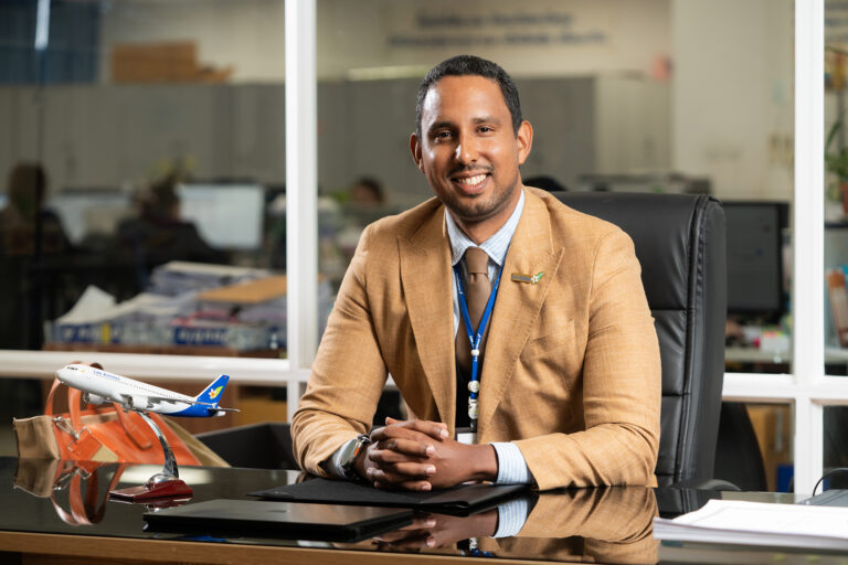 ຫ້າ ຄາໍຖາມສໍາພາດກັບ ທ່ານ ແອນໂທນີ້ ອັດສາດສາ