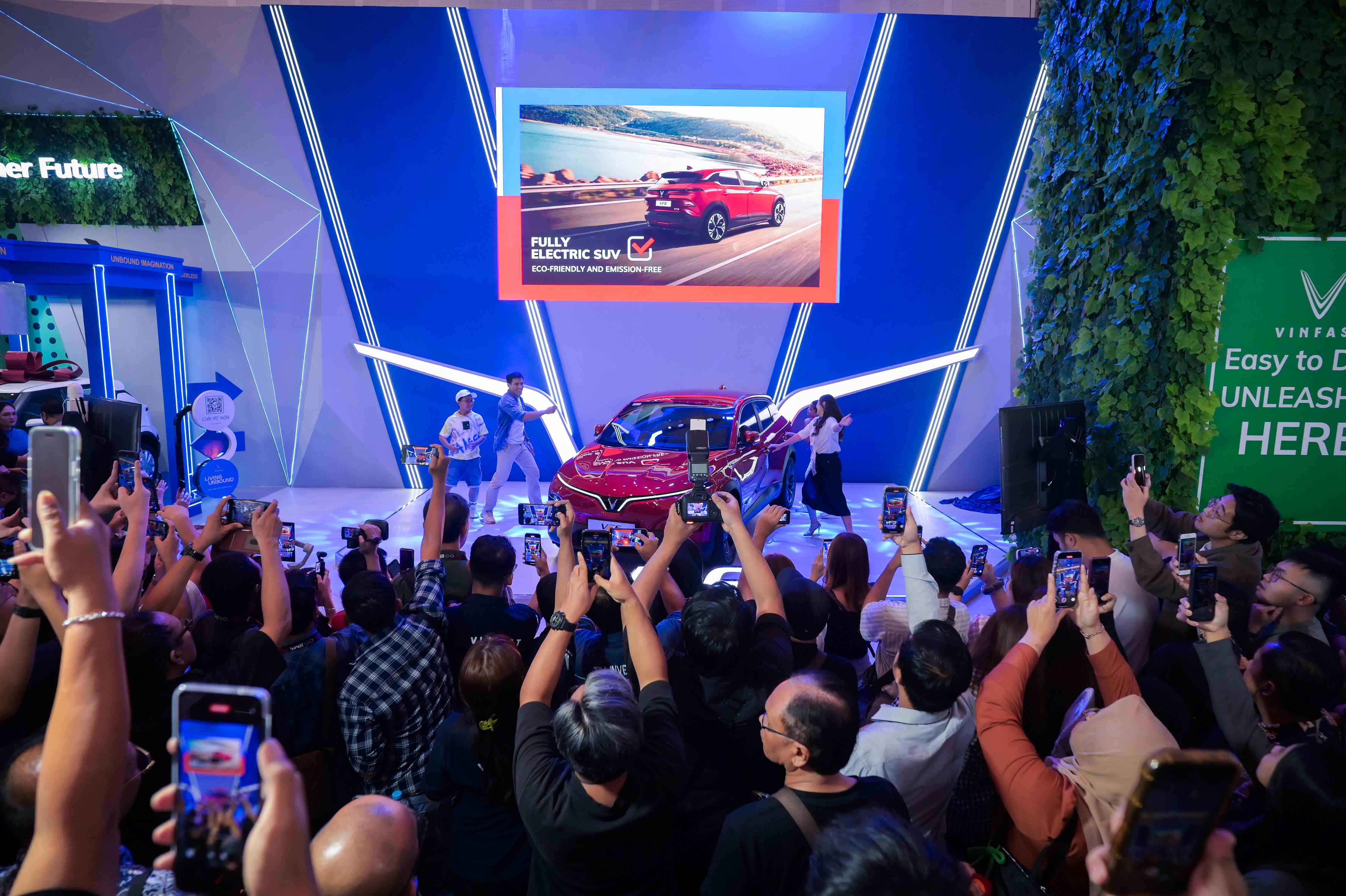 VinFast announces limited-time offers for VF 6 buyers and other EV models at the event.