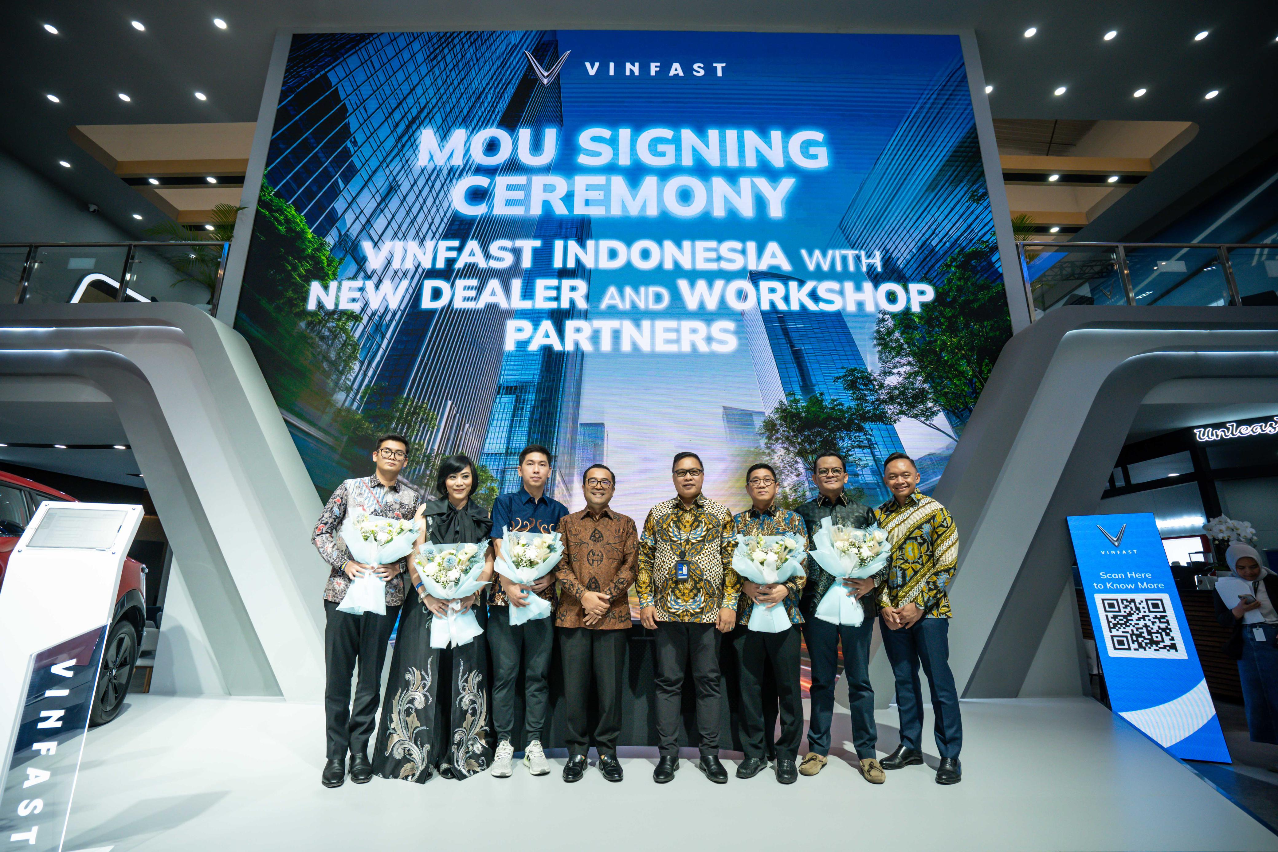 VinFast Indonesia Signs Partnership with New Dealers at GIIAS 2025, Expanding Showroom Network Nationwide.