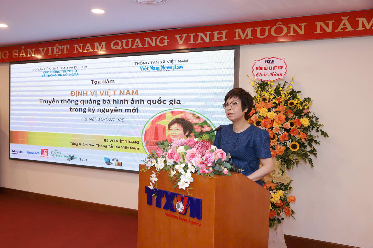Mrs. Vu Viet Trang, General Director of the Vietnam News Agency, delivered the keynote speech at the seminar. Photo: VNSL