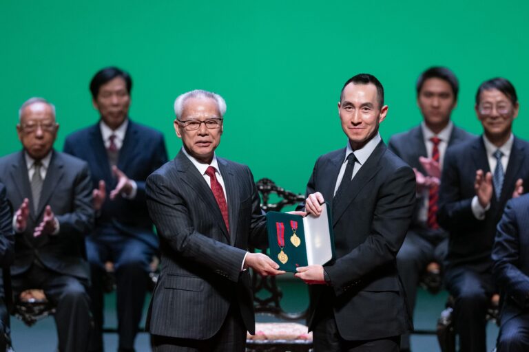 Melco’s “House of Dancing Water” team is honored with Medal of Merit – Tourism by Macao Government for tourism contributions