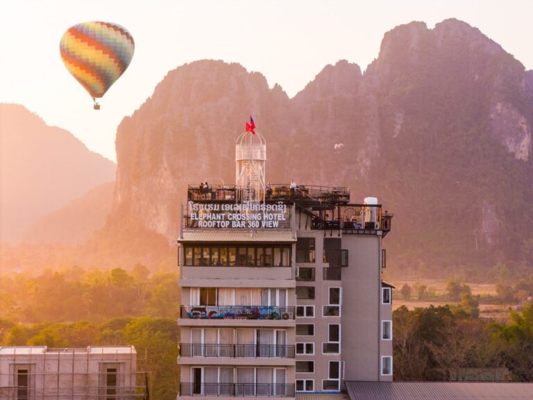 Vang Vieng, Elevated