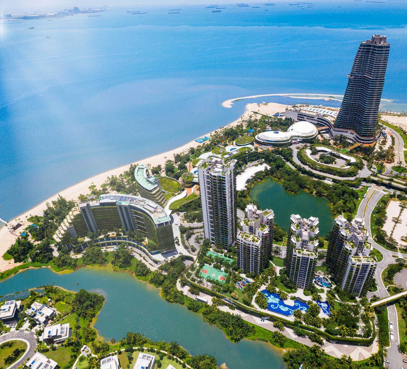 Aerial view of Forest City in Iskandar Puteri, Johor — more than 60% of the master plan is dedicated to green space, spanning 2.86 million m² of parks, mangrove corridors and landscaped zones.