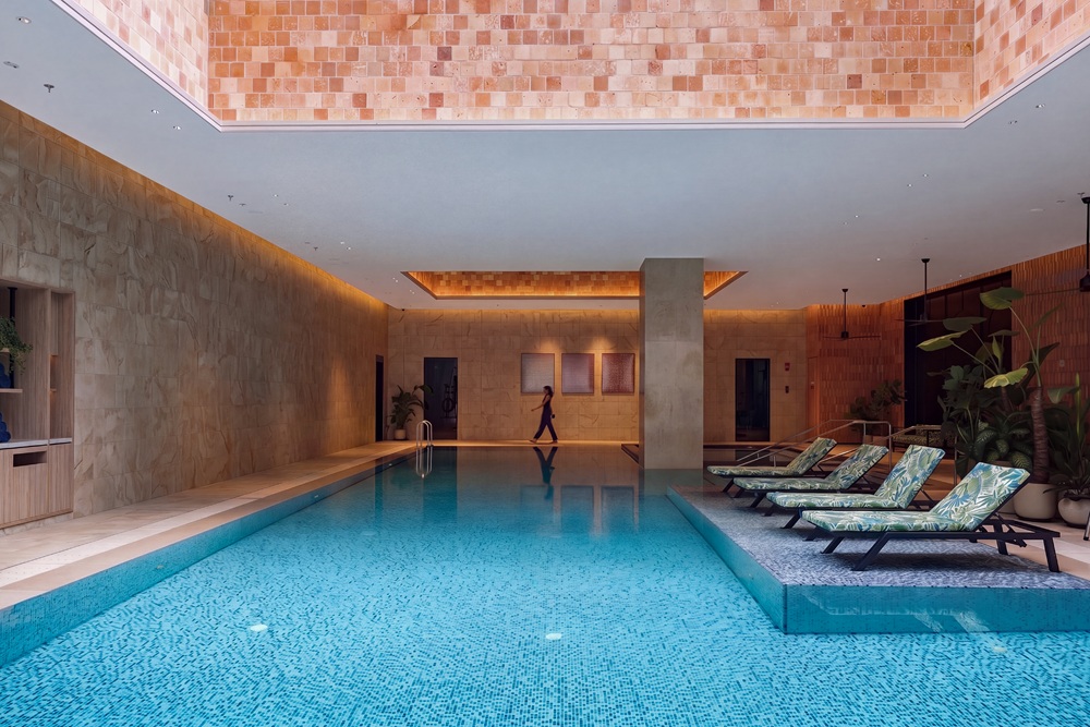 Xi Zhe Wuxi's indoor sunlit pool boasts ample space and abundant natural light