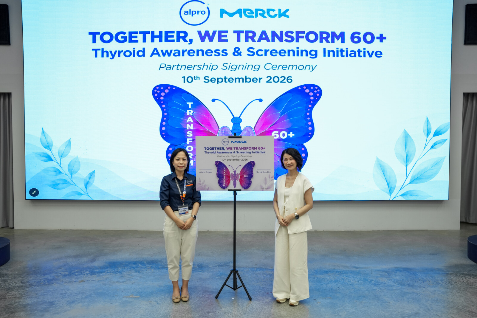 (From Left: Dr. Cheng Duo-Ying, Deputy Medical Director of Alpro Clinic Group; Pixie Yee, Managing Director, Merck Malaysia and General Manager Healthcare, Merck MYSG)