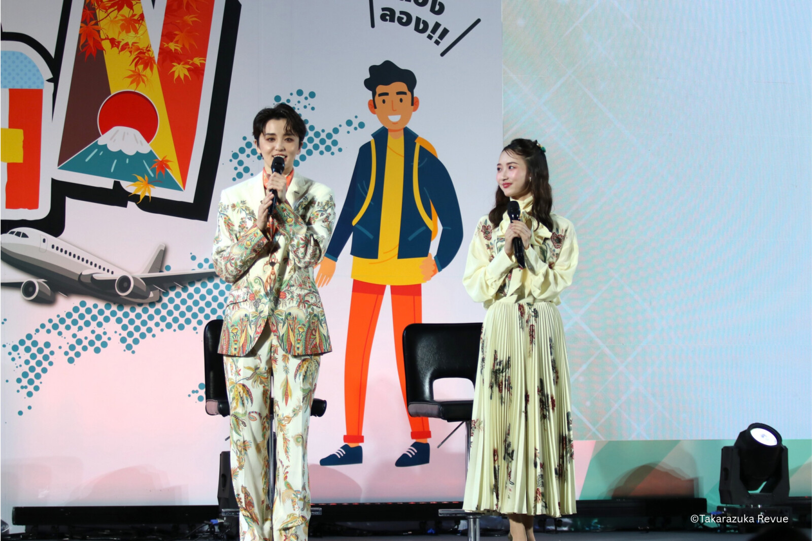 Takarazuka Revue Delivers a Special Performance at the "Visit Japan FIT Fair #18" Stage Event Held at Siam Paragon